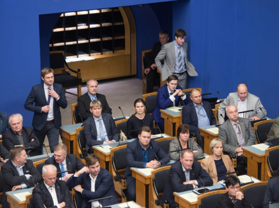 Riigikogu täiskogu istung, peaministrikandidaat Jüri Ratasele volituste andmine Vabariigi Valitsuse moodustamiseks